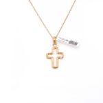 Dije de oro religioso 18k diseño cruz calada