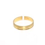 Anillo en oro 18k argolla de matrimonio partes arenadas y linea media lisa