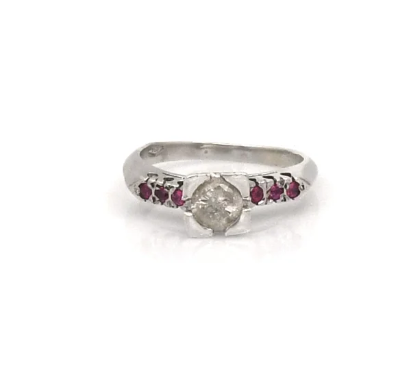 Anillo de oro para mujer 18k diseño solitario con diamantes