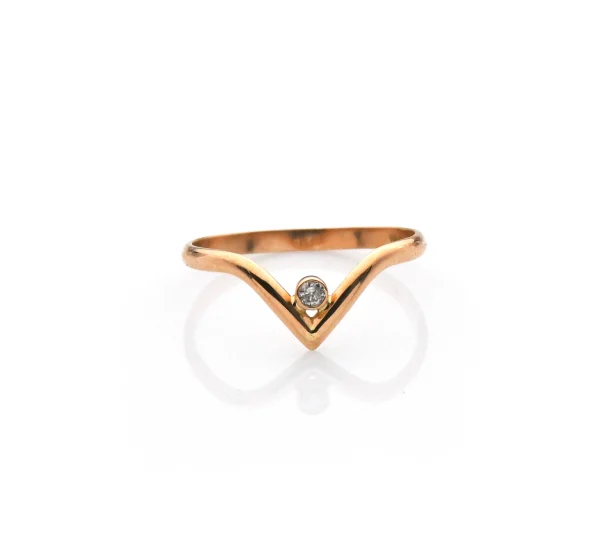Anillo para mujer oro 18k diseño V con 1 diamante corte brillante (G-SI2)